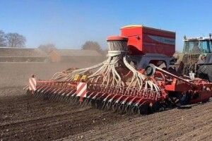 Волинські аграрії розпочали сівбу сої