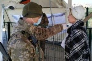 Жити в окупації, коли в усьому світі пандемія. Як проходить карантин у Криму і на Донбасі