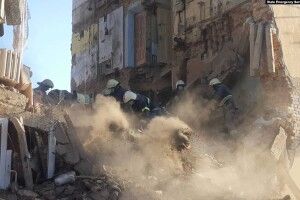 Під завалами в Дрогобичі виявили тіла 8 загиблих 