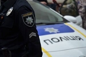 У Луцьку нетверезий водій на легковому авто тікав від патрульних (Відео)