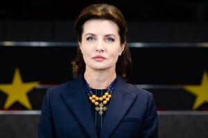 Марина Порошенко закликала Київраду не повторювати помилки центральної влади