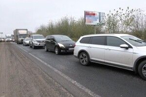 Чому на в'їздах у Луцьк утворилися затори (Відео)