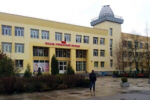 Лучани вимагають від міськради запустити маршрут вулицею Шопена до Палацу учнівської молоді