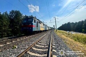 На Рівненщині вантажний потяг збив 33-річну жінку