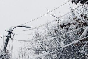 В Україні через негоду майже 400 населених пунктів залишились без світла
