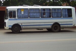 У Рівному пасажири відібрали у водія ключ до маршрутки