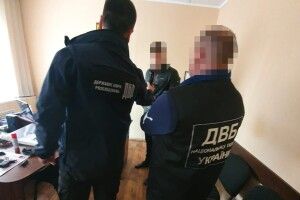Патрульні побили чоловіка і змусили оголеним виконувати накази: їх судитимуть (Фото)