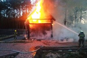На Рівненщині удосвіта горів готельно-ресторанний комплекс