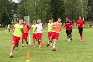 «Happy Birthday, Воробей!»: луцька «Волинь» вийшла з відпустки... і взялася тягати за вуха свого воротаря 