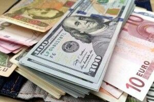 Експерт спрогнозував, яким буде долар найближчими днями