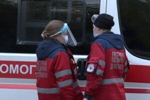 Напали на бригаду екстреної допомоги: постраждали двоє людей
