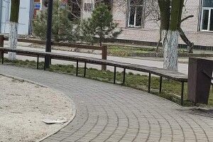 У Генічеську підпалили військомат, в якому розмістились окупанти, а в Донецьку кричать «Слава Україні!»