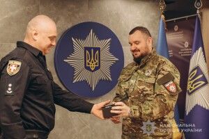 «Щира подяка за службу!»: волинський офіцер отримав іменний годинник від побратимів