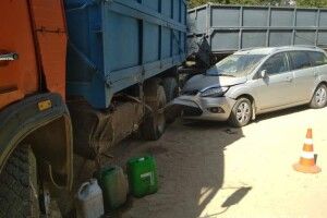 У Луцькому районі легковик зіштовхнувся з вантажівкою