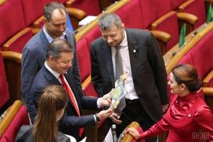 Ляшка «застукали» в сесійній залі Верховної Ради разом із коровою