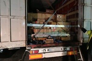 В Україну через Польщу приховано ввозили автозапчастини, виготовлені в рф (Фото)
