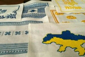 Волинські майстрині передали 110 фрагментів для вишитого Герба України