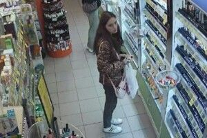 На Волині шукають злодійку, яка обчистила магазин 