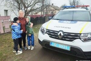 На Рівненщині поліцейський знайшов двох 9-річних хлопців: йшли з Хмельниччини
