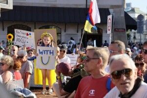 У десятках міст Польщі відбулися акції проти агресії та нападів на українців