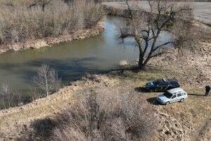 На Рівненщині джип з'їхав у річку: загинуло подружжя