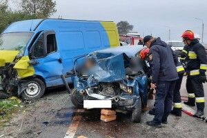На Рівненщині – страшна  ДТП: дві людини загинули, четверо – у лікарні (Фото)