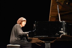 У Луцьку до Дня музики виступила народна артистка України Етелла Чуприк