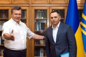 Портнов виявився ще й плагіатором: у його дисертації знайшли «шматки» чужих наукових праць