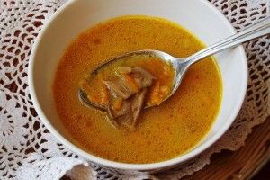 Один малюк – у комі: мати отруїла дітей грибним супом 