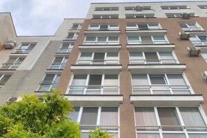 На Київщині підлітки скинули пакет з водою, який потрапив у візок з немовлям