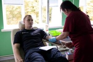 Волинські рятувальники поділились кров’ю з хворою дитиною