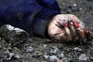  У мережі впізнали жінку з червоним манікюром, вбиту окупантами в Бучі