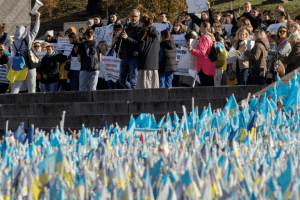 Кількість громадян, які вважають, що справи в Україні розвиваються у неправильному напрямку, зросла з 16 до 29%, - опитування КМІС (Інфографіка)