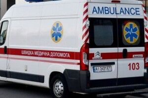 Не дихало 20 хвилин: у Броварах медики реанімували немовля після пологів удома