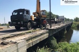 Служив 45 років: у селищі на Волині взялися за ремонт мосту