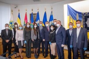 Міністр нагородив волинських лікарів, які повернулись з Італії 