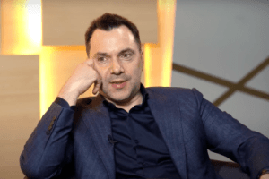 Буданов відповів, чи служив Арестович у розвідці