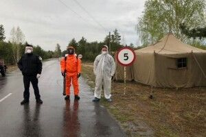 В ізольованому селі на Рівненщині люди скаржаться на нестачу ліків та готівки