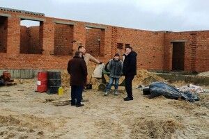 У якому стані  будівництво школи в селі Стобихівка на Камінь-Каширщині?