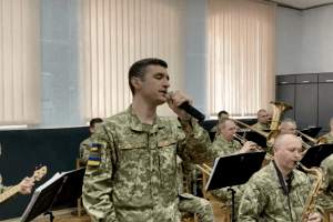 Луцький прикордонний загін проникливо виконав пісню «Два кольори»
