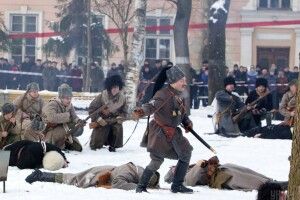 До 100-річчя Бою під Крутами у Франківську гайдамацький курінь змусив здатися більшовиків
