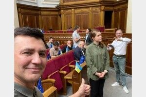 «Слуга» Безугла дала свідчення проти «слуги» Тищенка