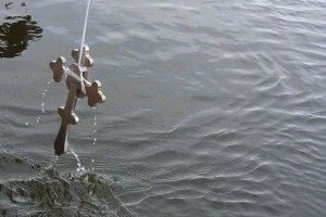 У річці Турії ковельчани набирали освячену воду 