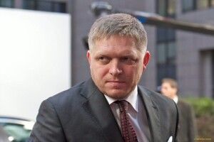 Брат-близнюк Орбана: Роберту Фіцо привиділись в Україні неонацисти