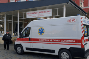 Втратив свідомість та посинів: на Волині медики рятували чоловіка