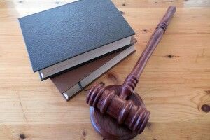 43-річна мешканка Горохівщини відповість за наклеп на односельчанина