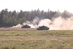 10 танків Stridsvagn 122 на допомогу Україні від Швеції