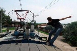 Дитину уразило струмом під час селфі на потягу