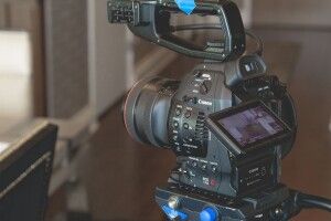 Відомий актор помер просто на знімальному майданчику (Фото)