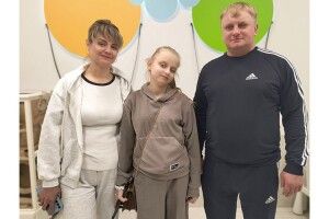 Лікарі пересадили 13-річній Марійці нирку від тата, а печінку – від мами